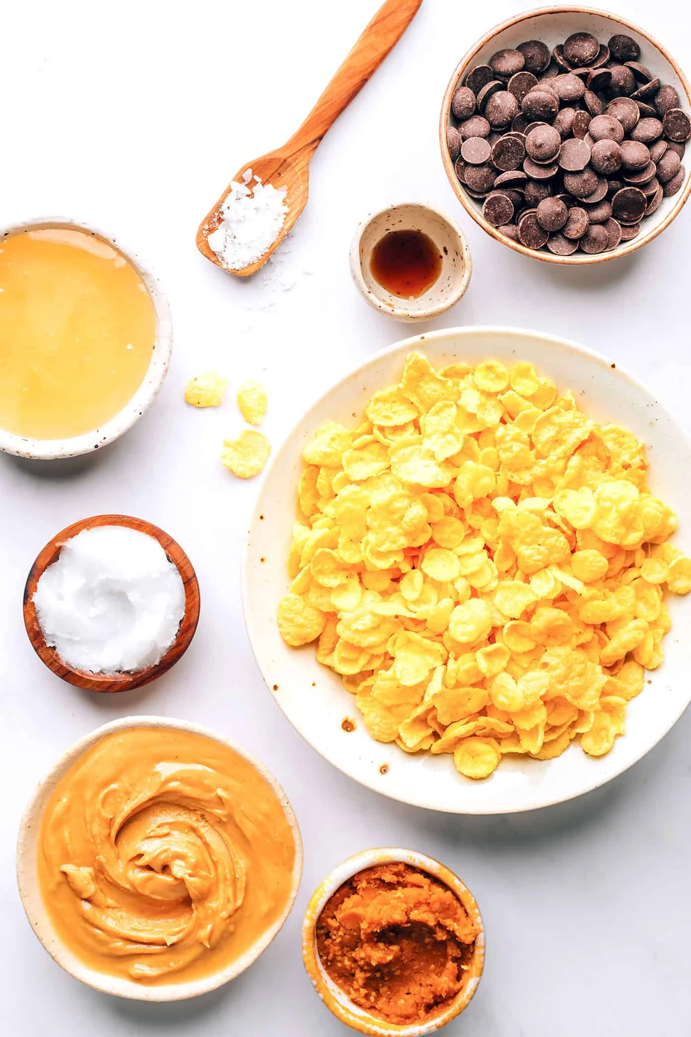 This No-Bake Miso Chocolate Peanut Butter Cornflake Bar Has Dessert Lovers in a…