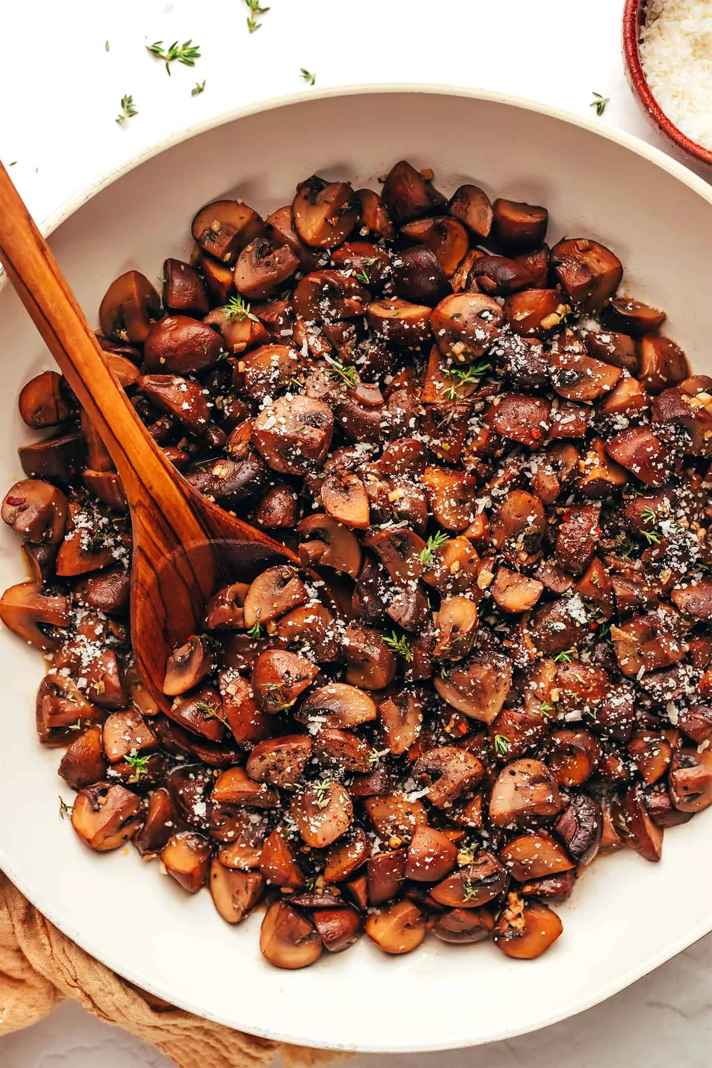 Five-Star in Five Minutes: These White Wine Mushrooms Are Stealing the Show